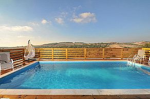 וילה מאסה- בריכה עם נוף