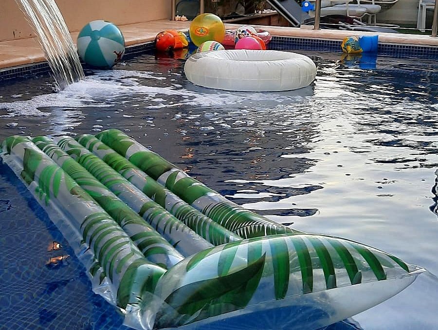 החצר בטיילת - מתחם אירועים על הים