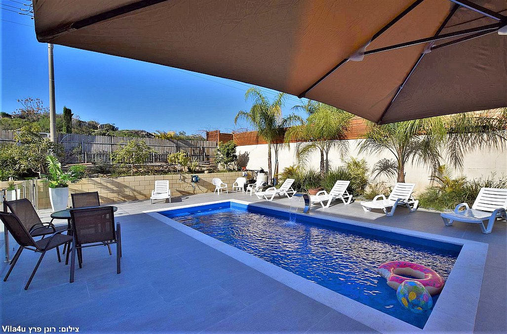 החצר של דוד - מתחם אירועים עם בריכת שחייה