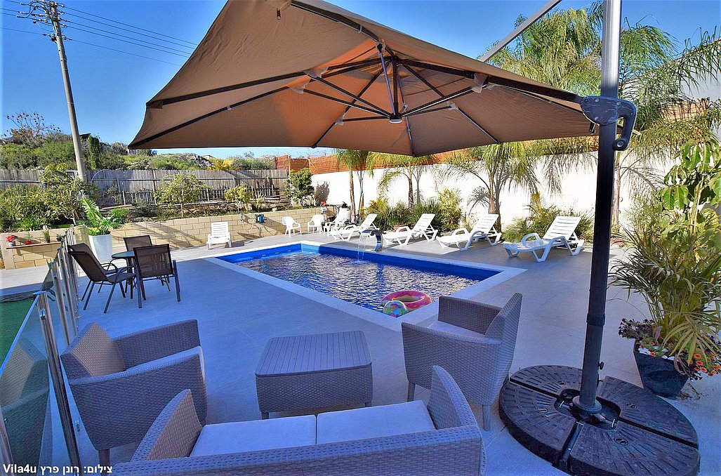 החצר של דוד - מתחם אירועים עם בריכת שחייה