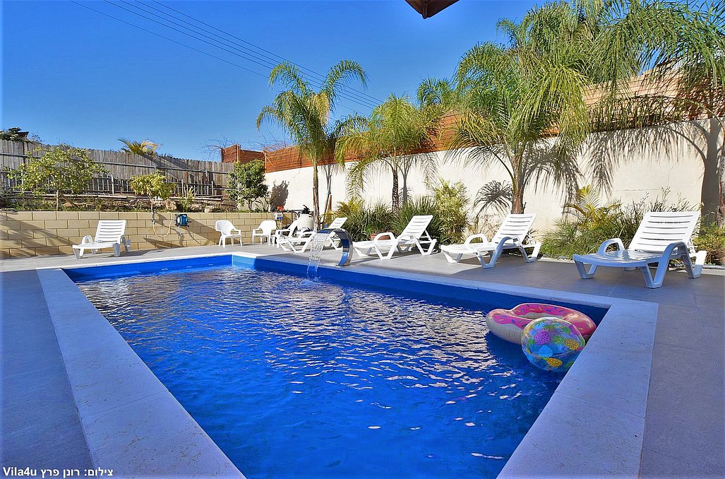 החצר של דוד - מתחם אירועים עם בריכת שחייה