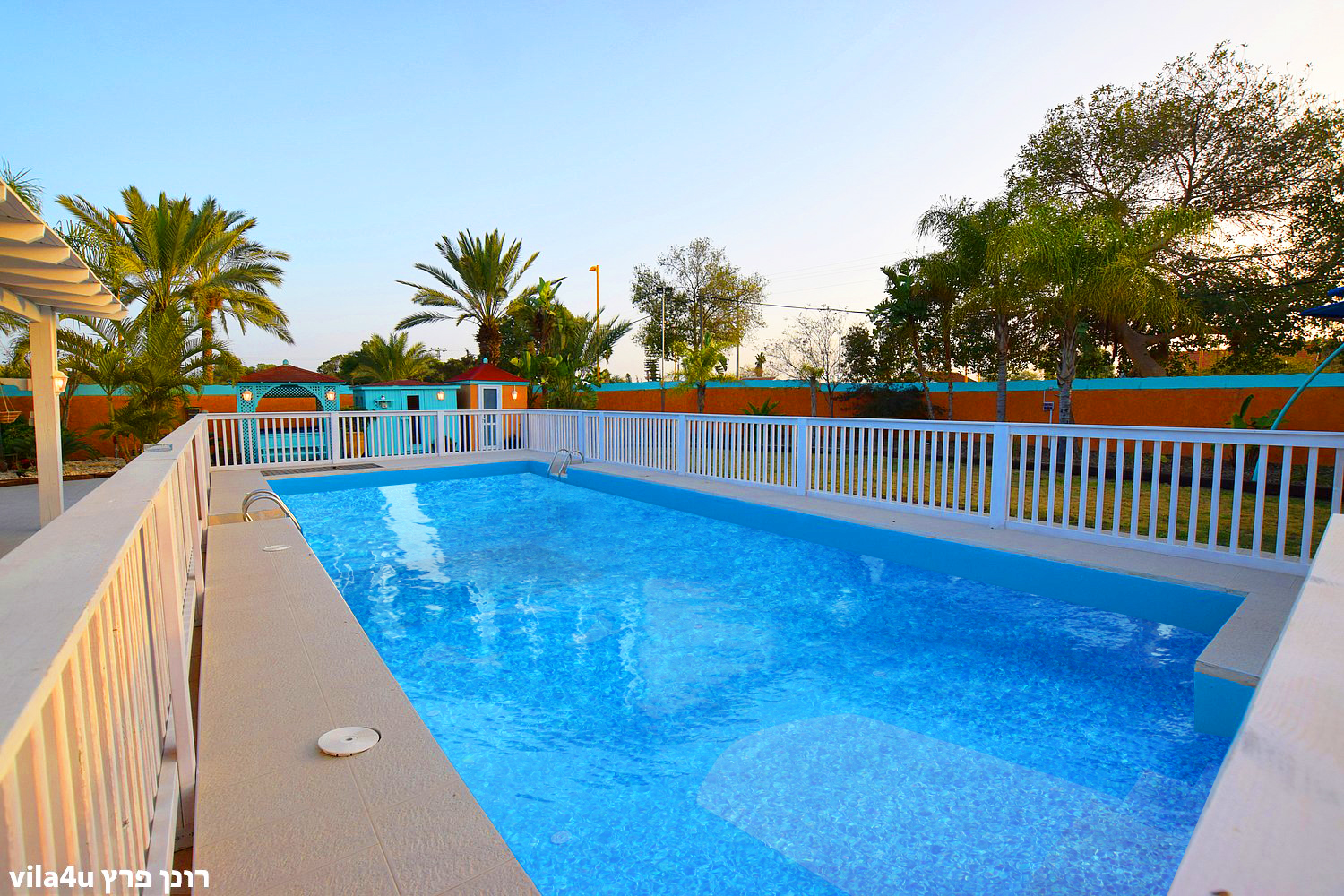 אחוזת רפאל ריזורט