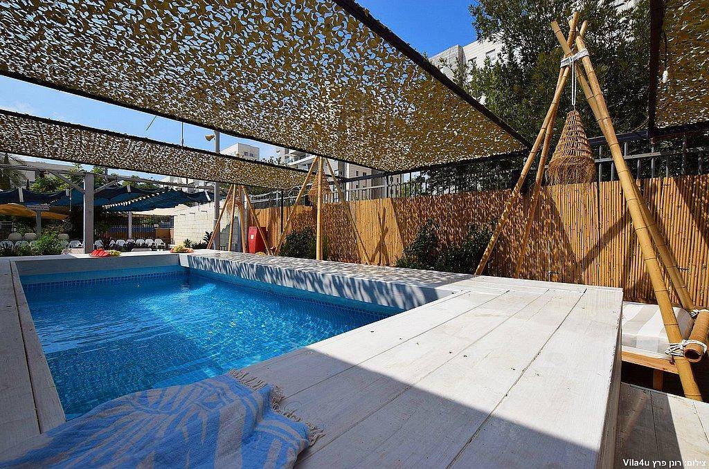 מתחם מיקונוס נתניה