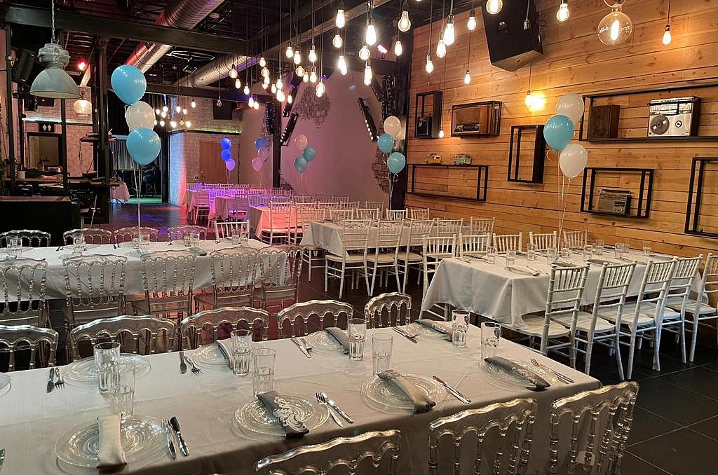 דה בוקס - The Box