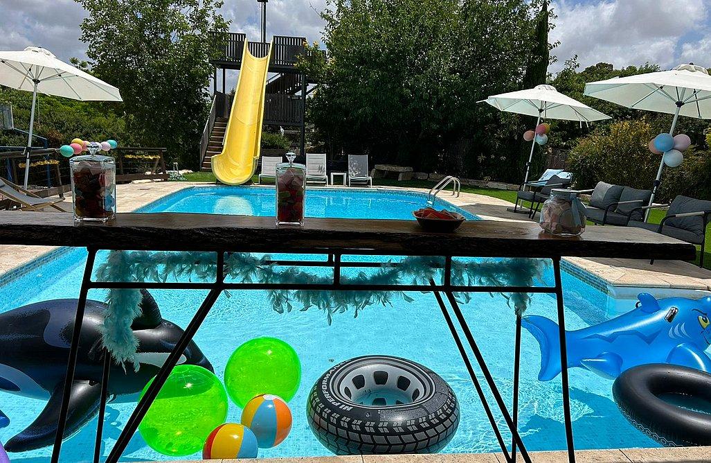 חוגגים בכפר