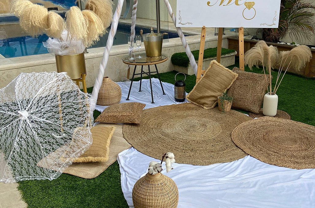 החצר בטיילת - מתחם אירועים על הים