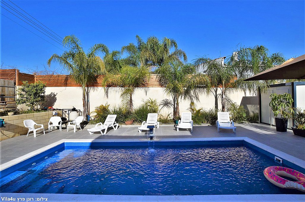 החצר של דוד - מתחם אירועים עם בריכת שחייה