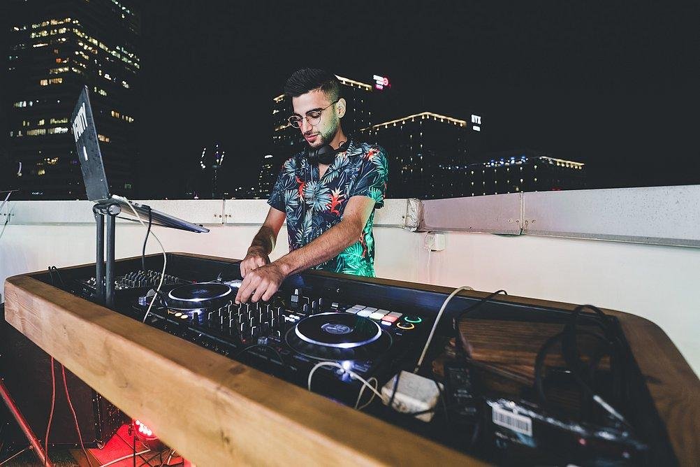 אלמאגו רוף תל אביב