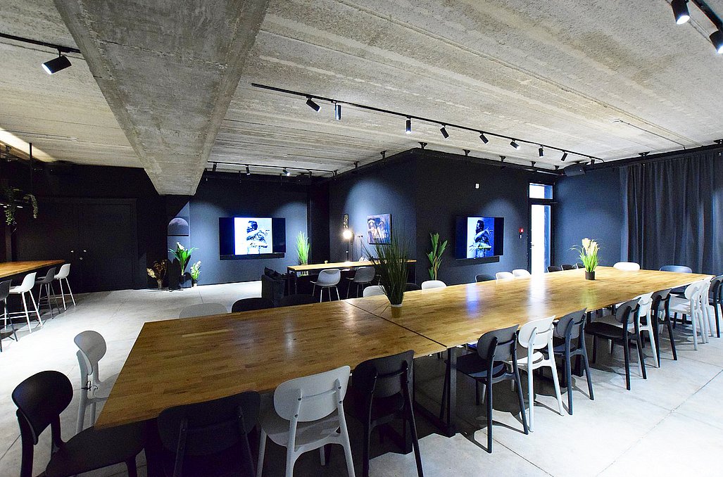 דה פלייס איוונטס