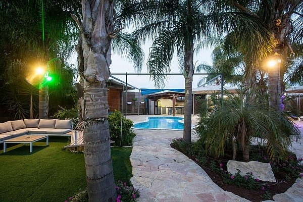 וילה בתלמים