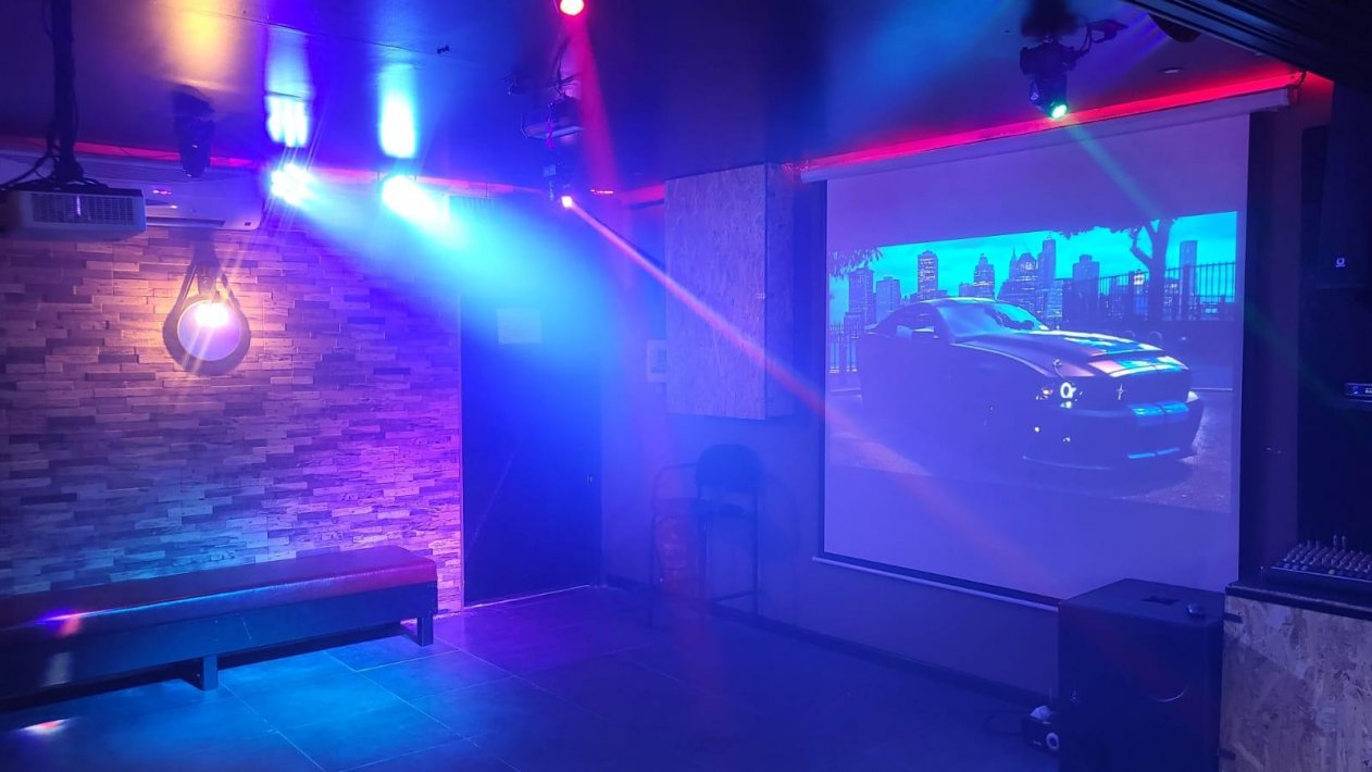 לופט פארטי האוס