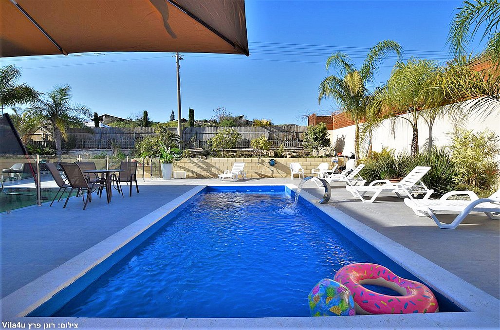 החצר של דוד - מתחם אירועים עם בריכת שחייה