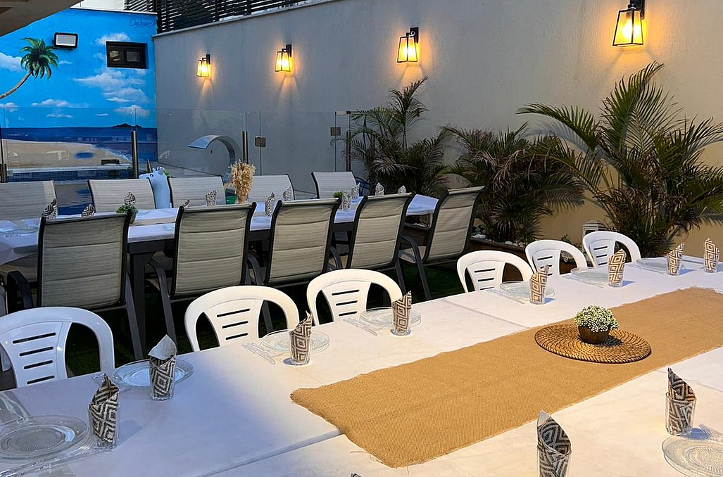 החצר בטיילת - מתחם אירועים על הים