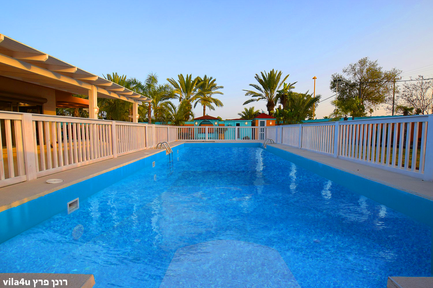 אחוזת רפאל ריזורט